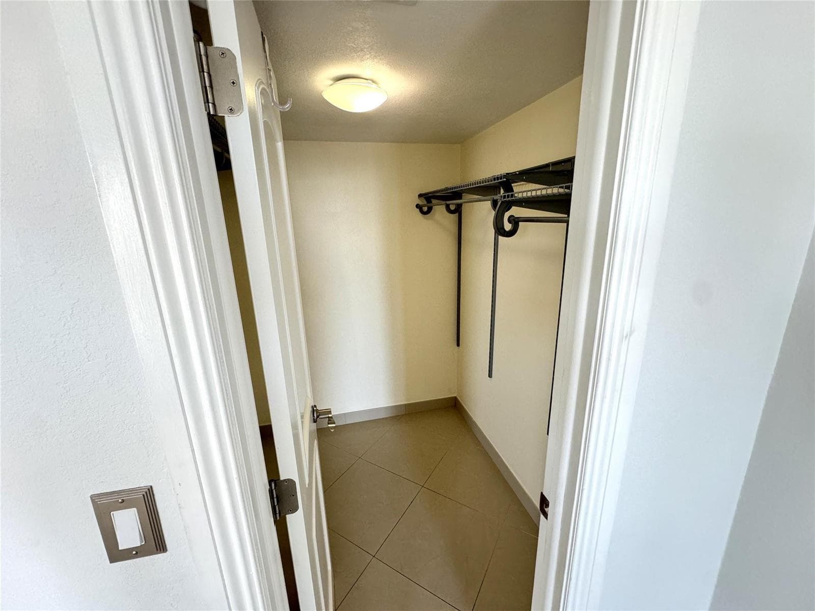 4800 Bayview Drive 406 photo 21