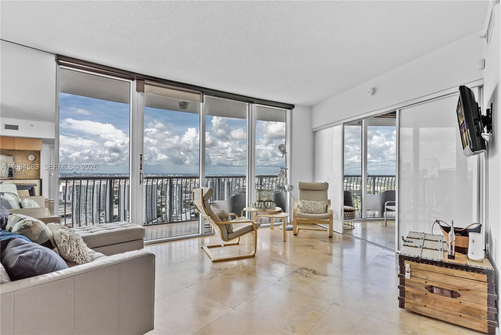 1750 N Bayshore Dr 5014 photo 1