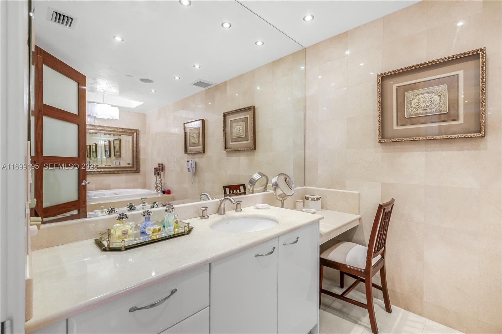 20155 NE 38th Ct 2903 photo 17