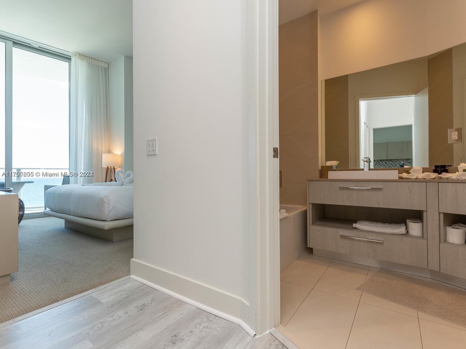 4111 S Ocean Dr 601 photo 23