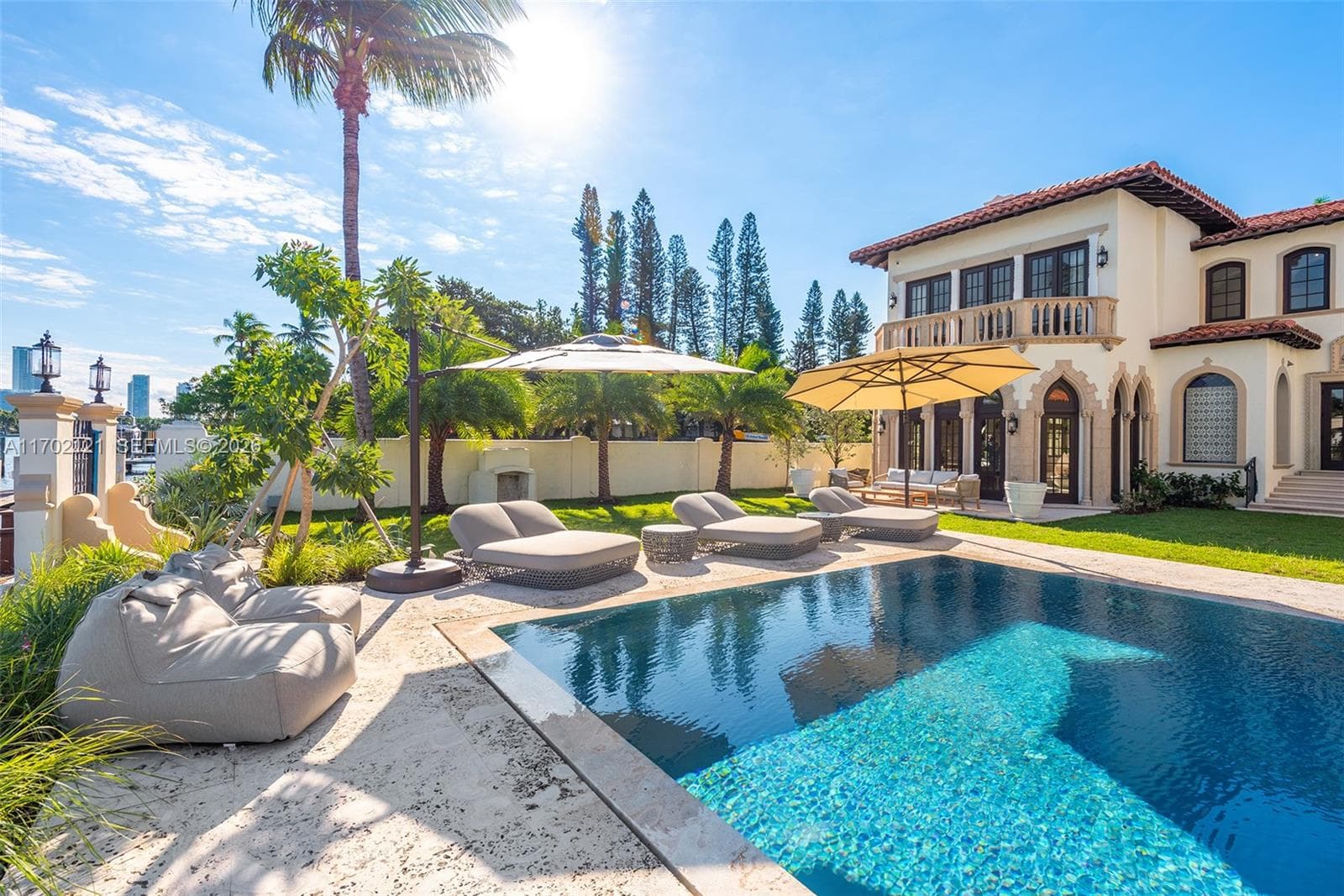49 Palm Ave photo 20