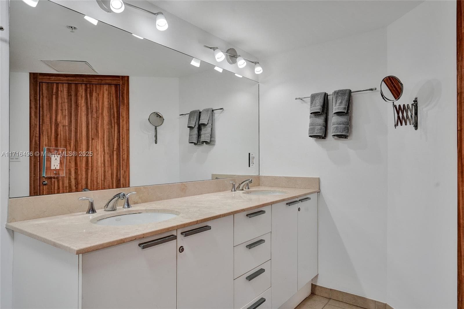 16699 Collins Ave 2405 photo 20