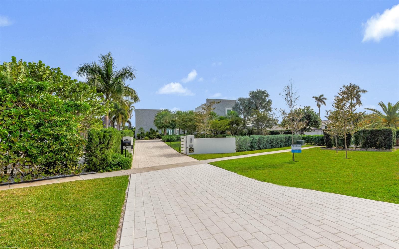 7810 S Flagler Drive photo 8