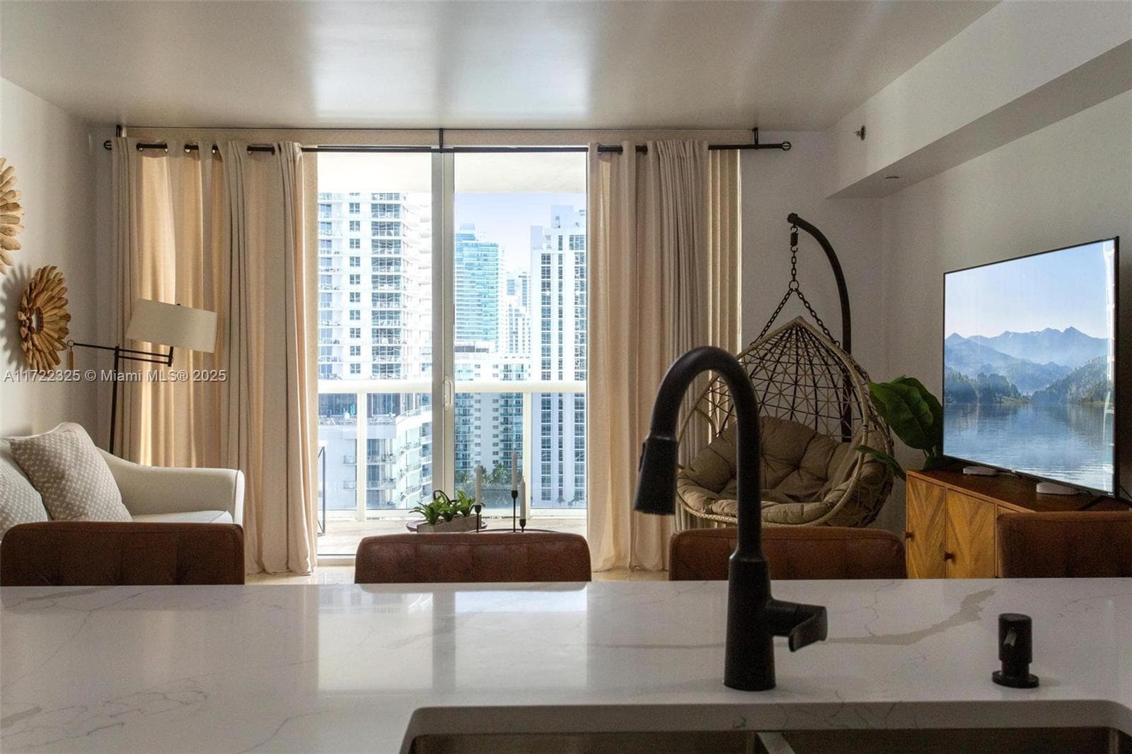 1830 S Ocean Dr 1712 photo 4
