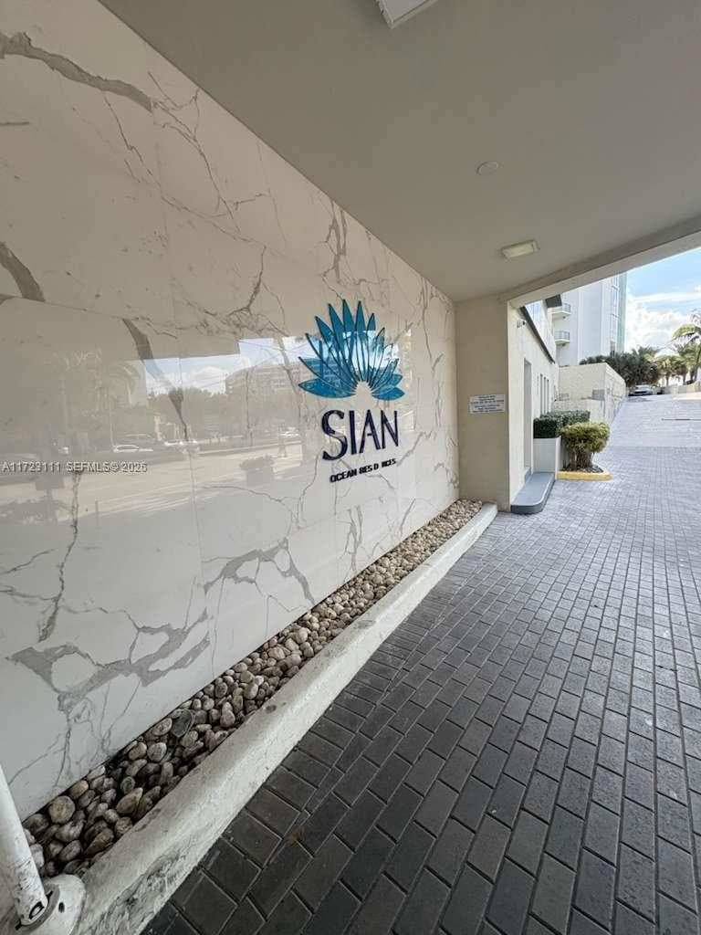 4001 S Ocean Dr 10D photo 2