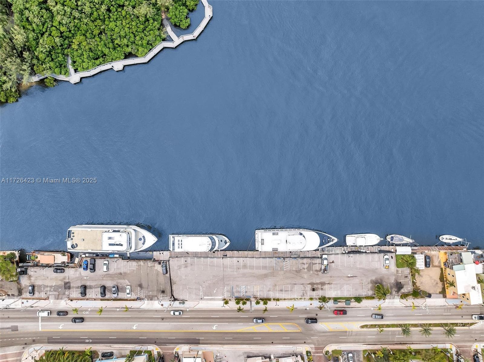 1318 N Ocean Dr photo 3