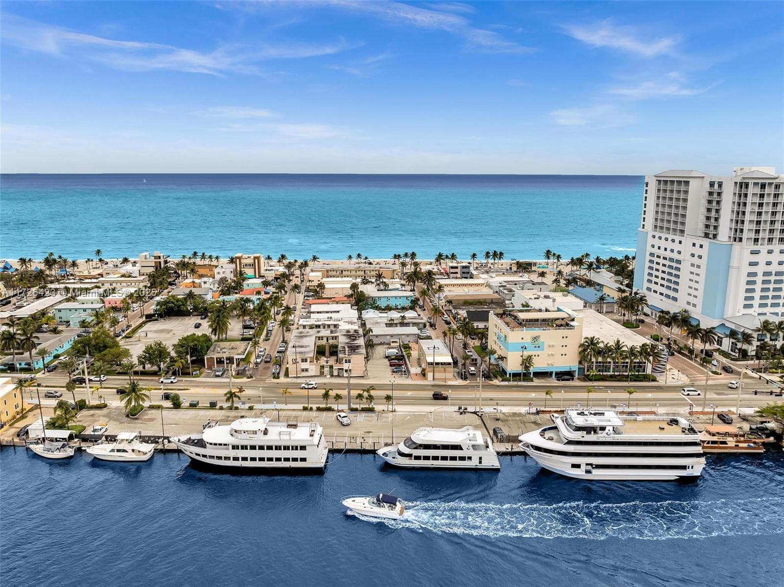 1318 N Ocean Dr photo 4