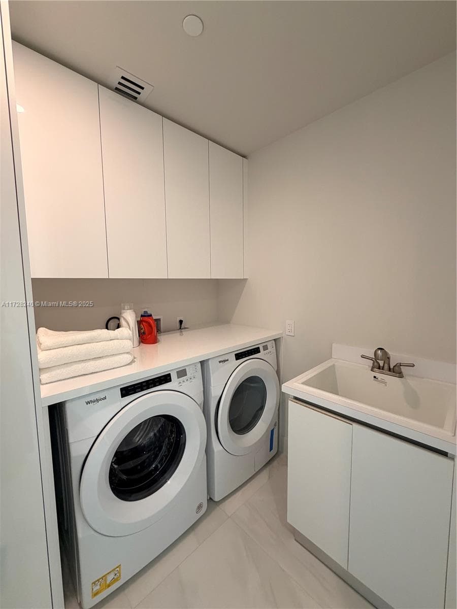 17550 Collins Ave 601 photo 22