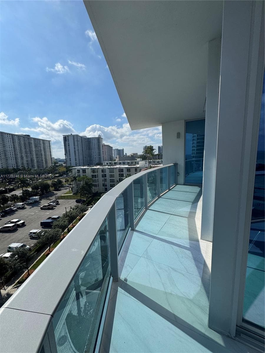 17550 Collins Ave 601 photo 9