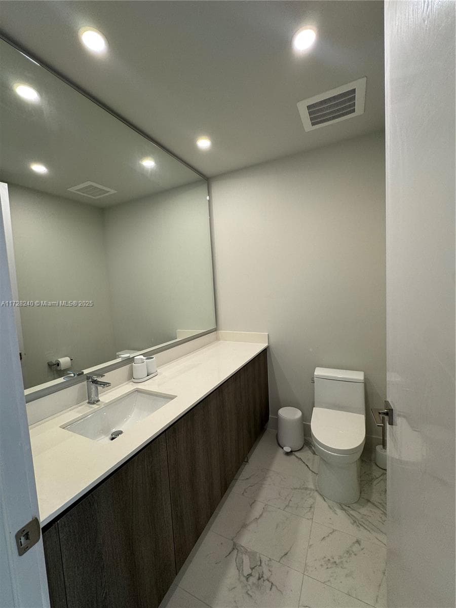 17550 Collins Ave 601 photo 19