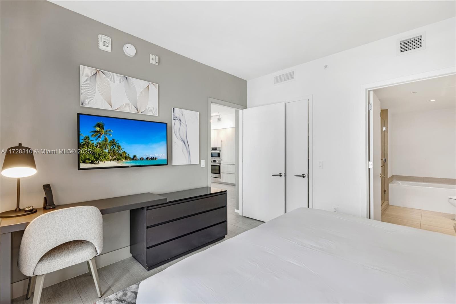 4010 S Ocean Dr R1601 photo 18