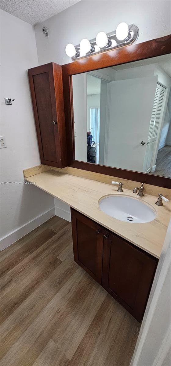 500 Bayview Dr 1117 photo 6
