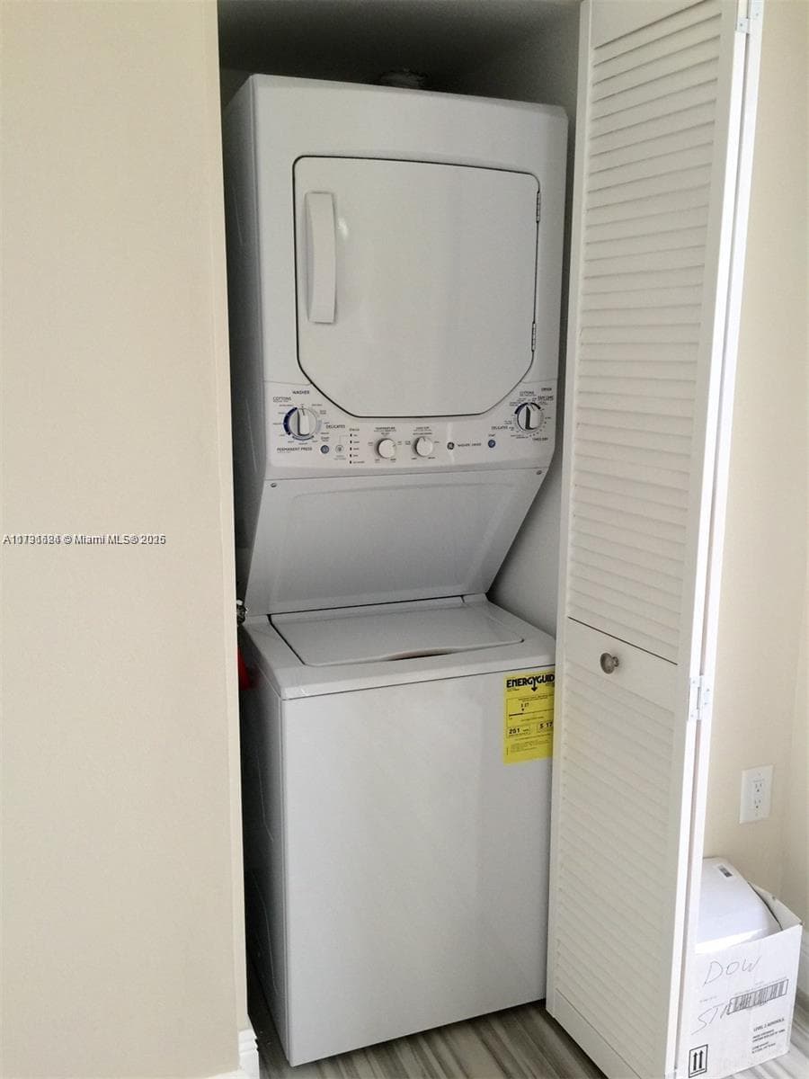 17878 N Bay Rd 201 photo 13