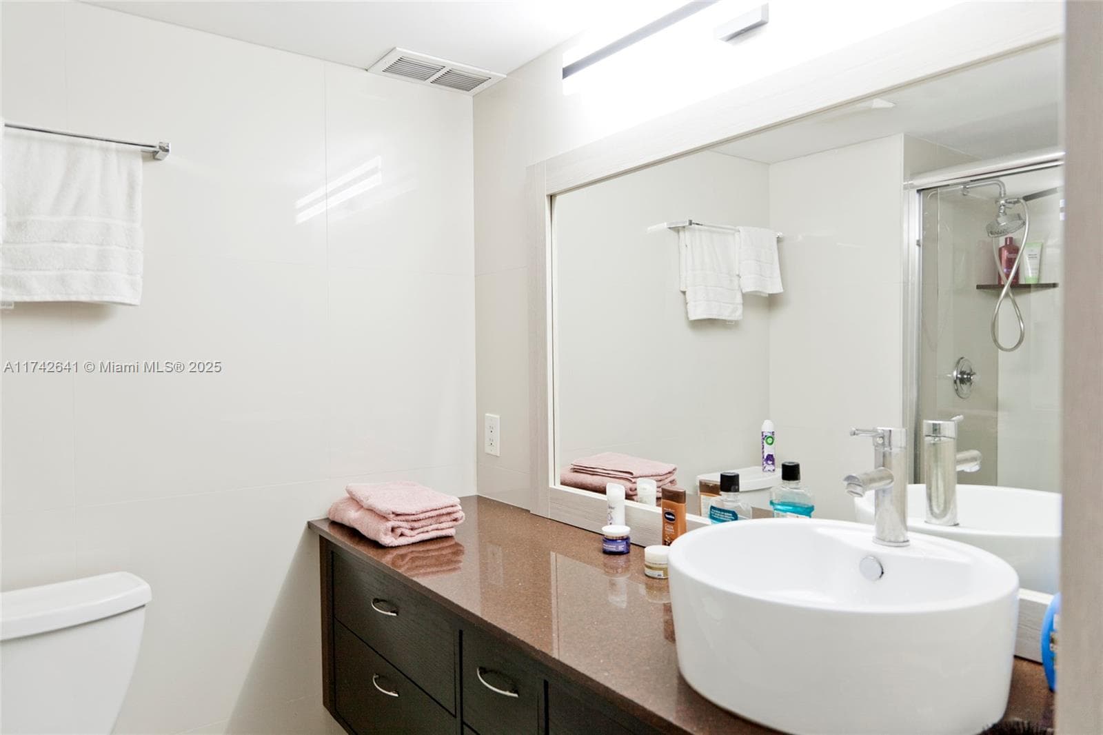 427 Golden Isles Dr 15J photo 21