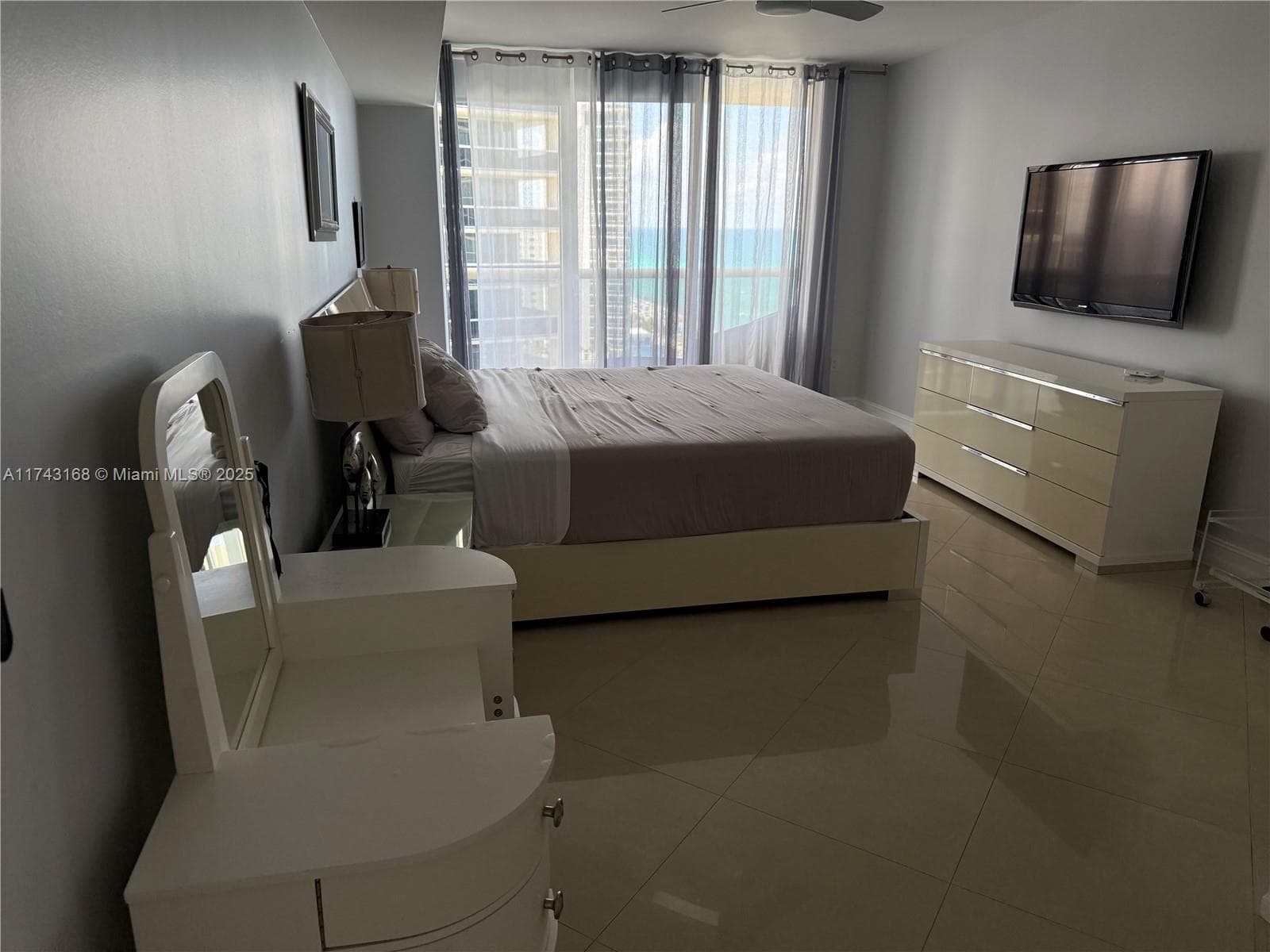 1830 S Ocean Dr 1708 photo 10