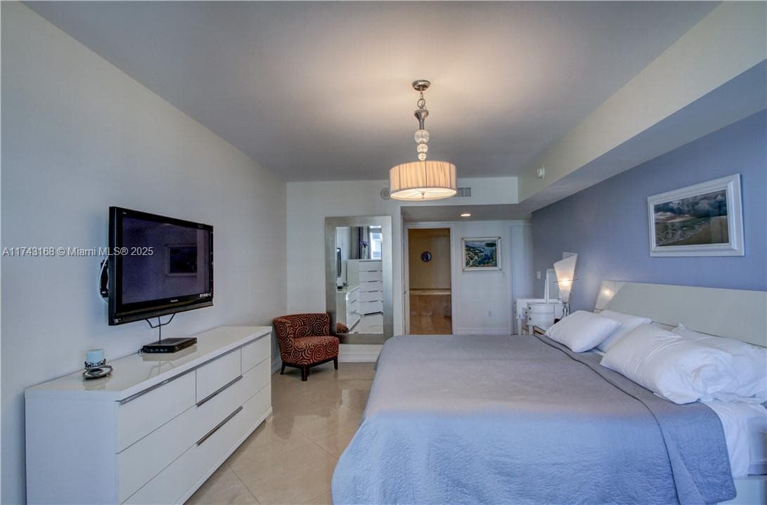 1830 S Ocean Dr 1708 photo 8