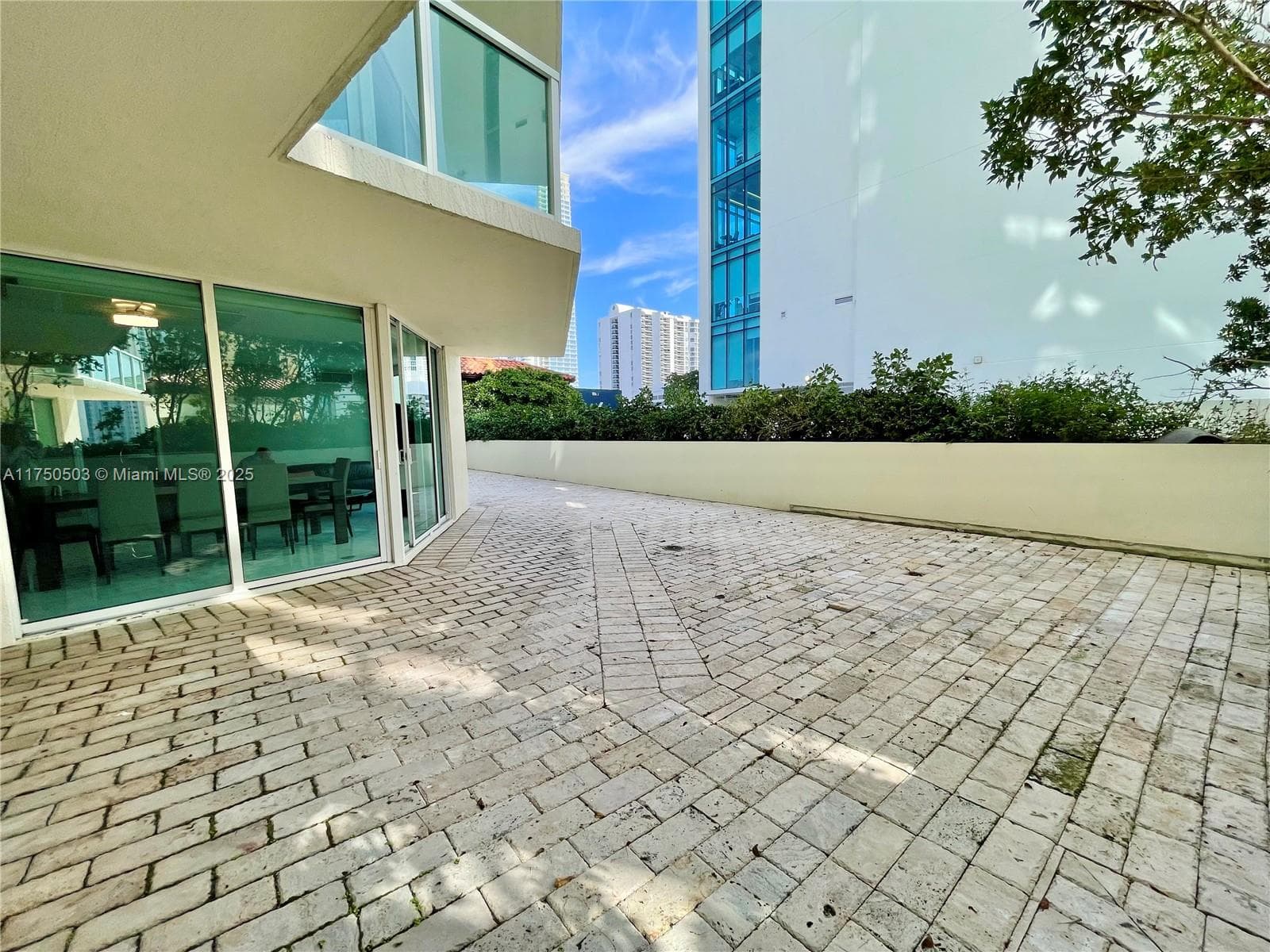 150 Sunny Isles Blvd 1-501 photo 23