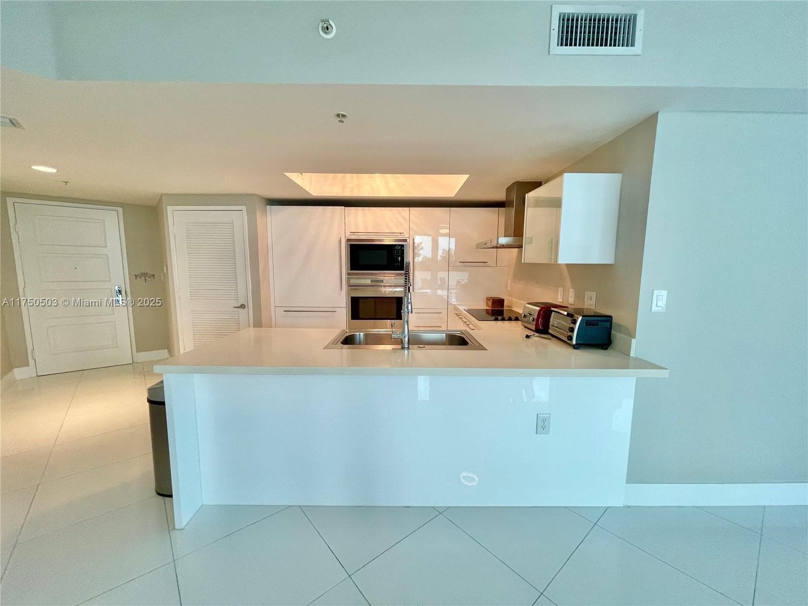 150 Sunny Isles Blvd 1-501 photo 13