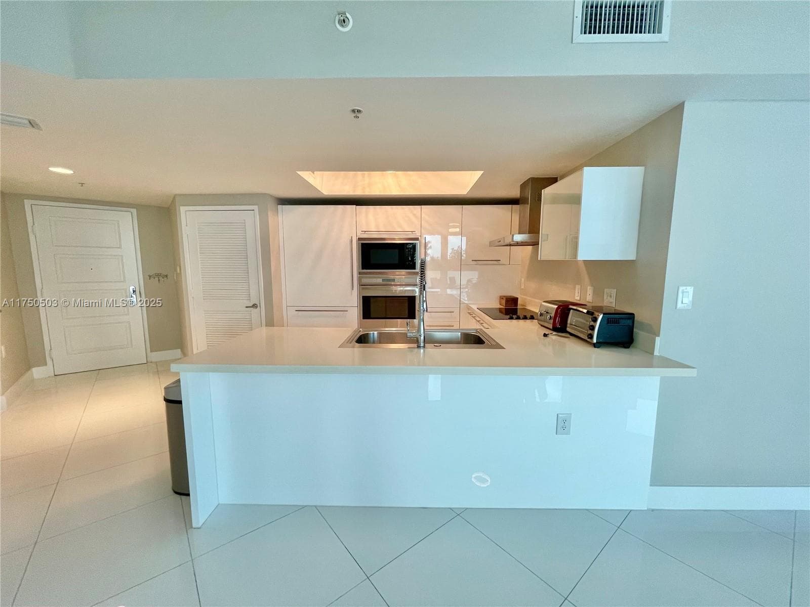 150 Sunny Isles Blvd 1-501 photo 11