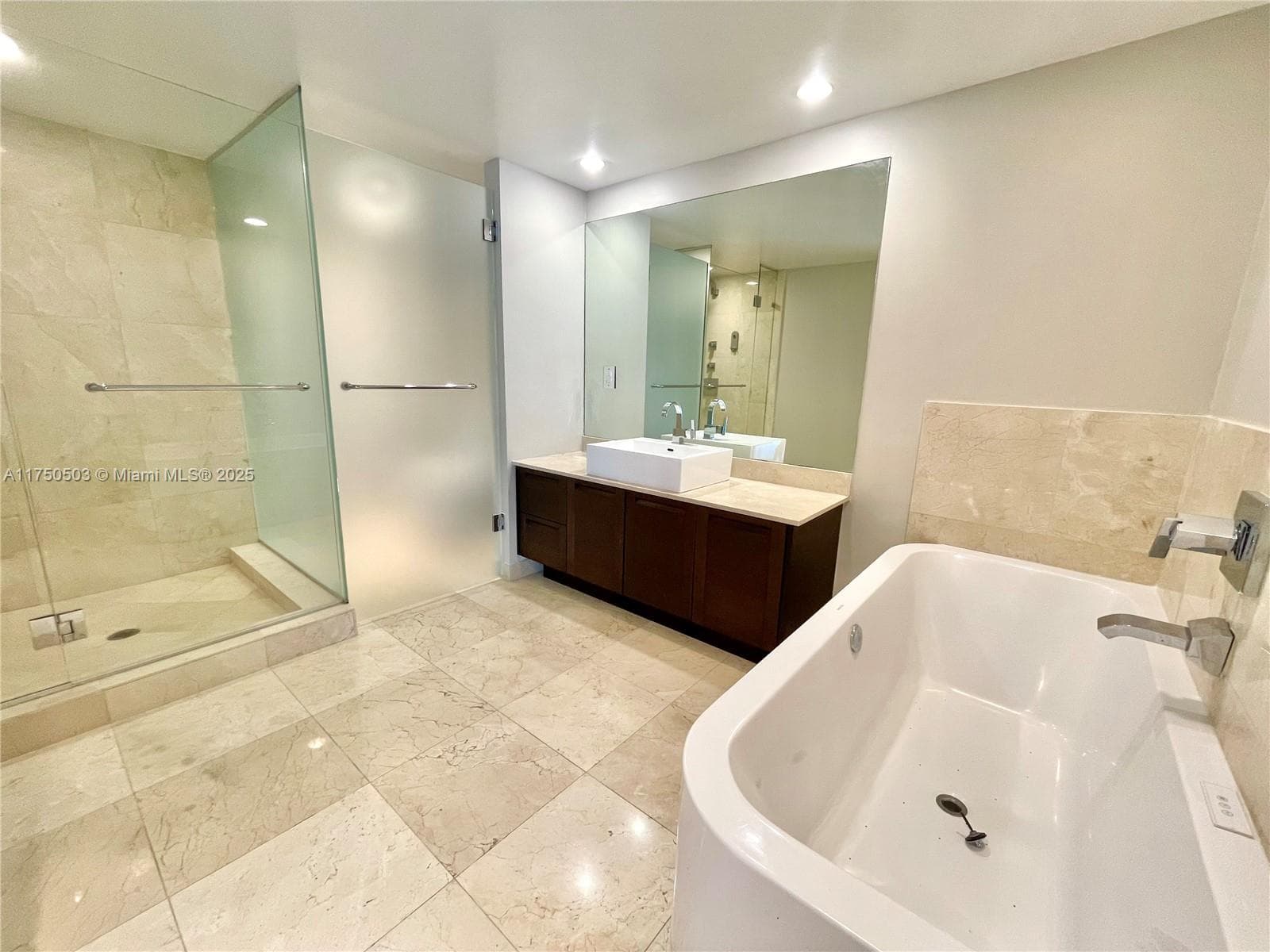 150 Sunny Isles Blvd 1-501 photo 19