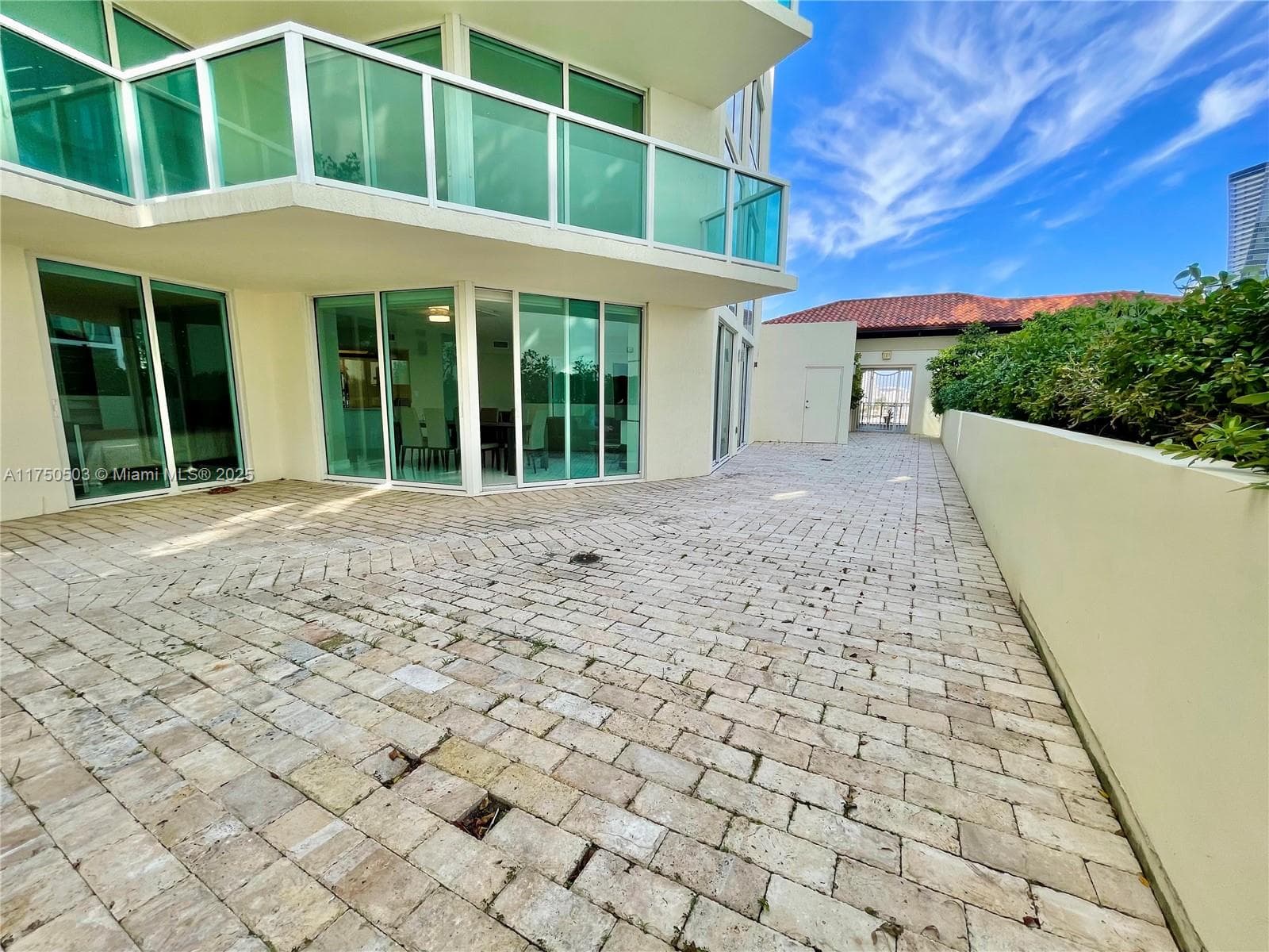 150 Sunny Isles Blvd 1-501 photo 25