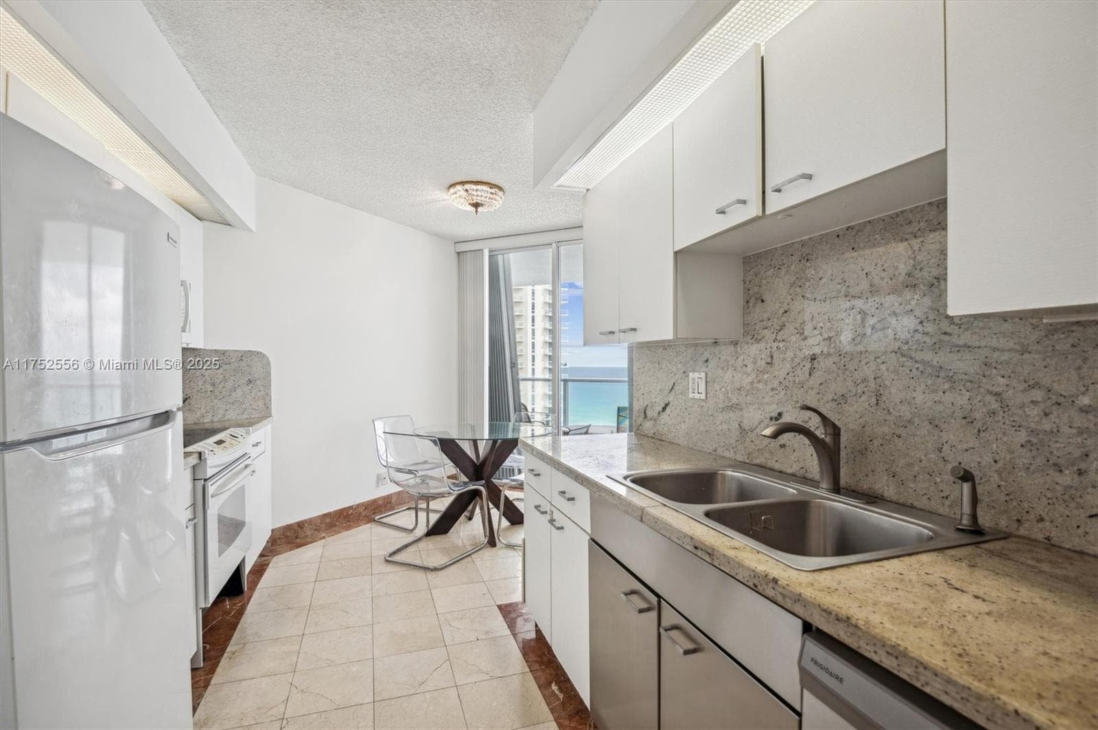 16485 Collins Ave 2035 photo 6
