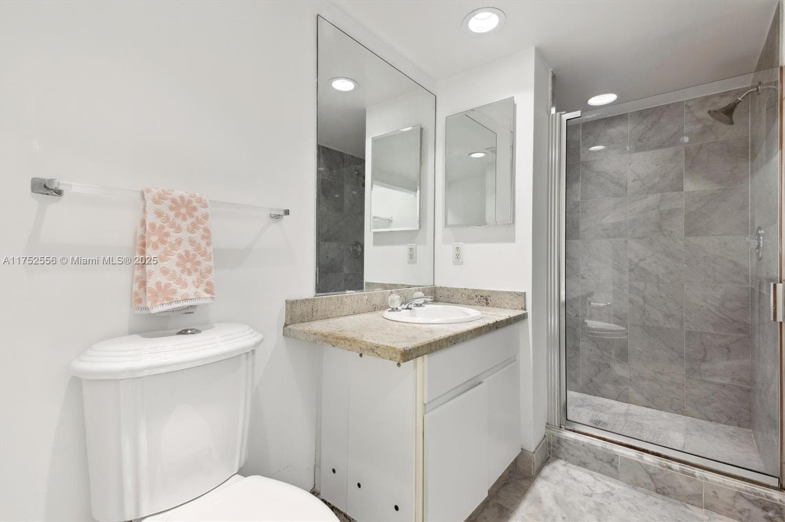 16485 Collins Ave 2035 photo 12