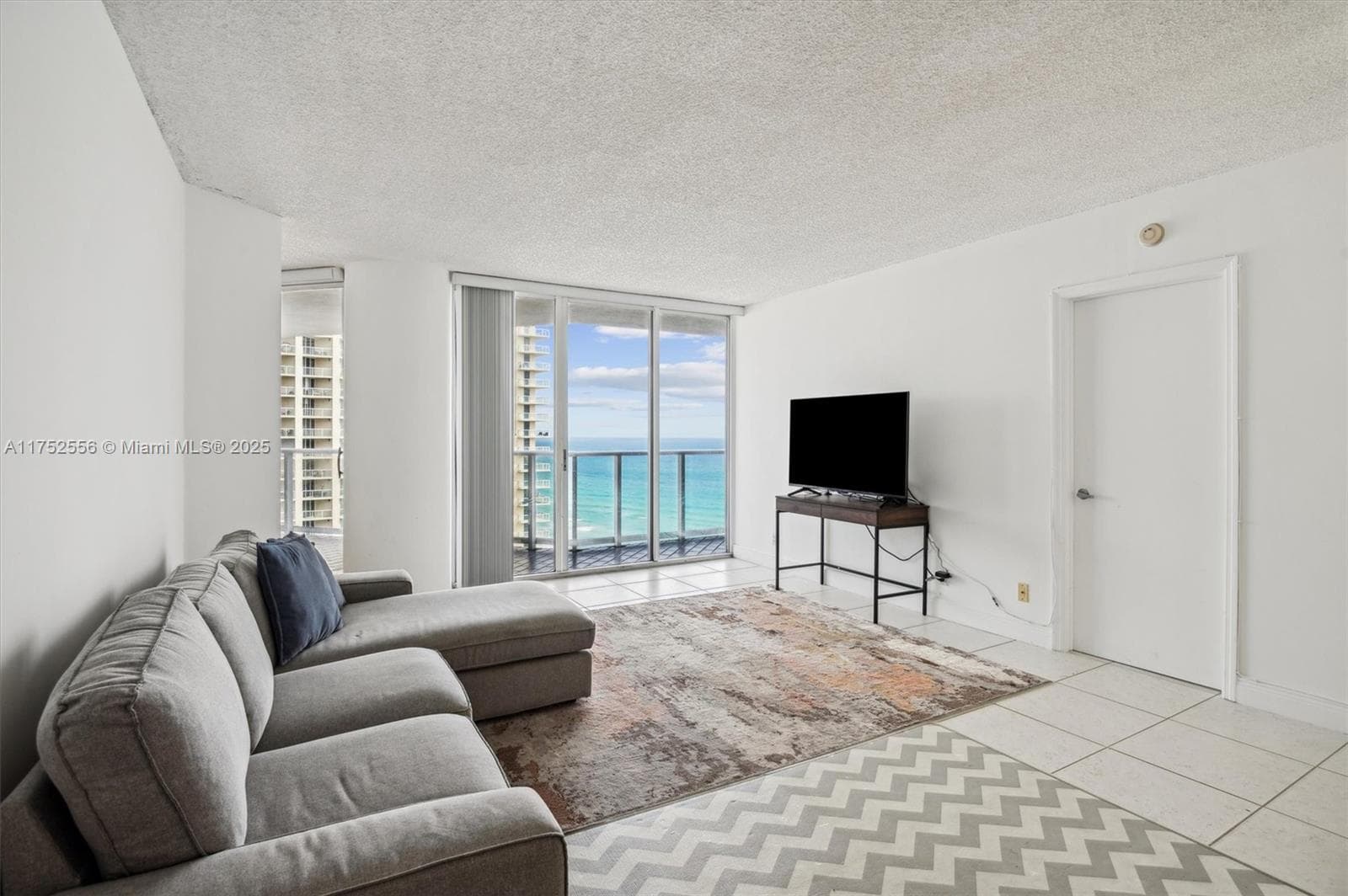 16485 Collins Ave 2035 photo 3