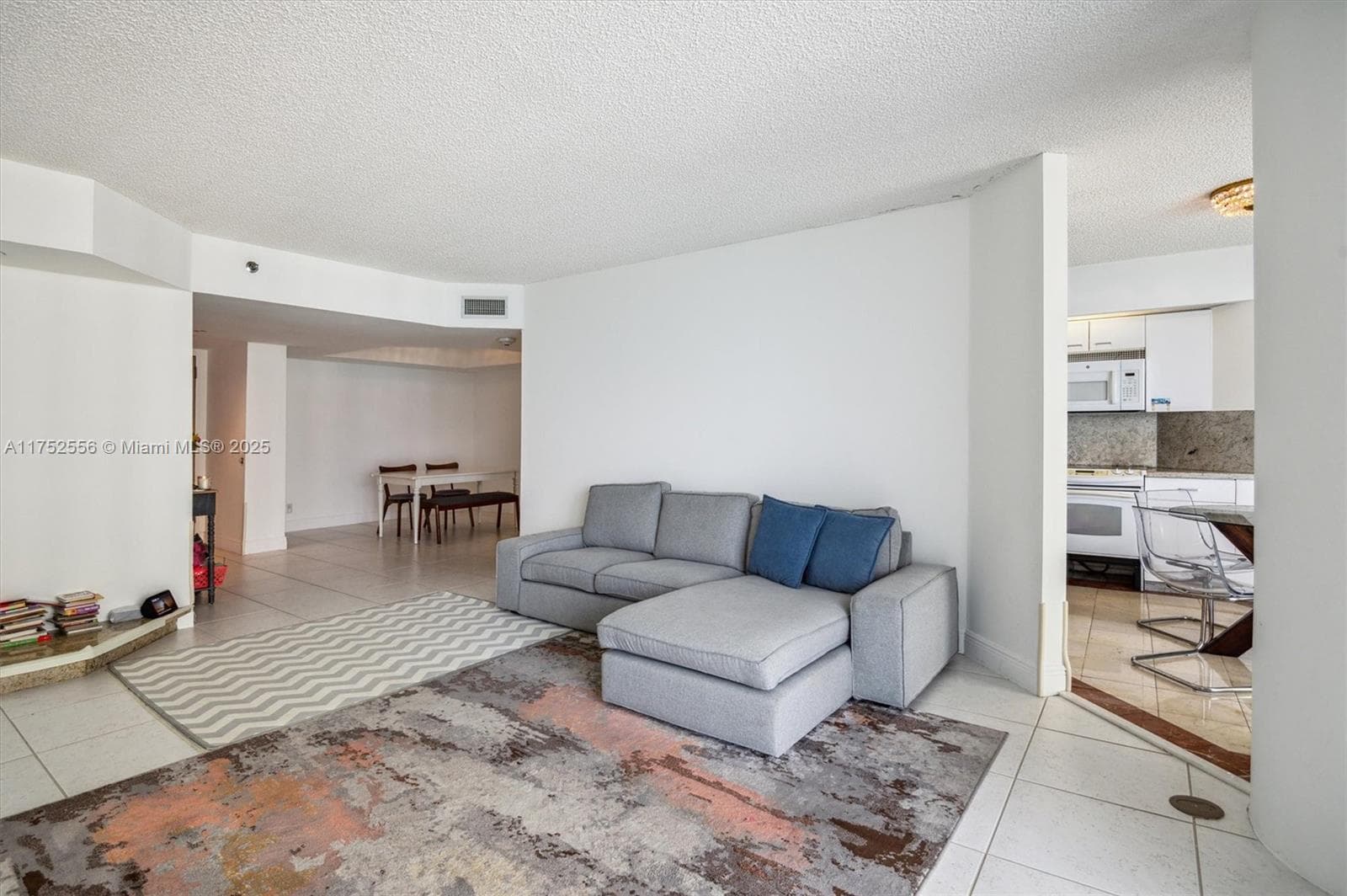 16485 Collins Ave 2035 photo 4