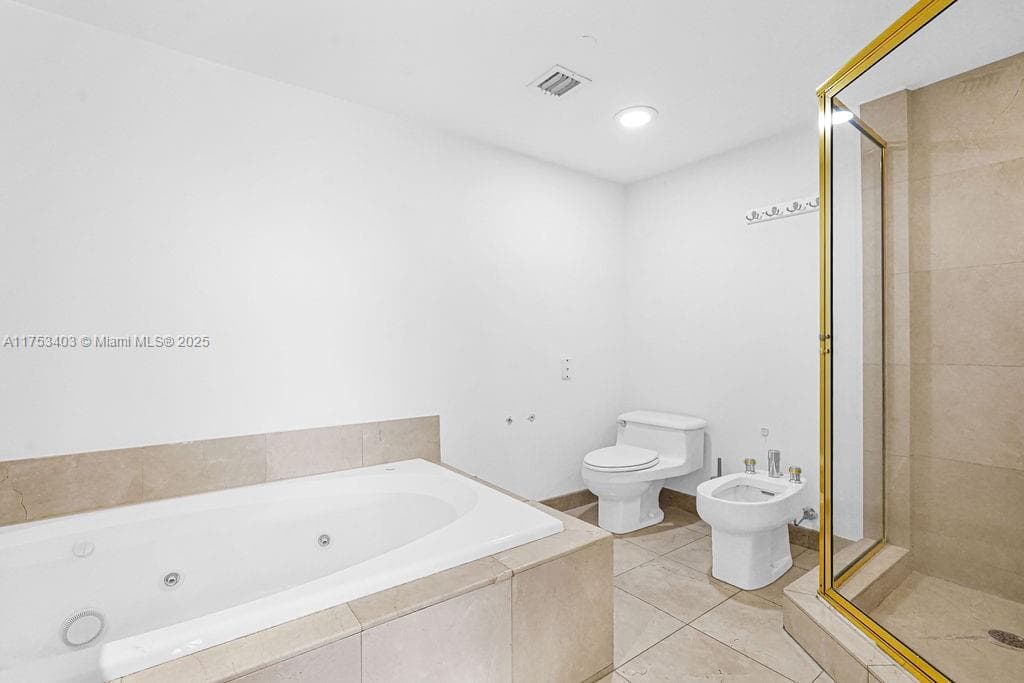8925 Collins Ave 2E photo 23