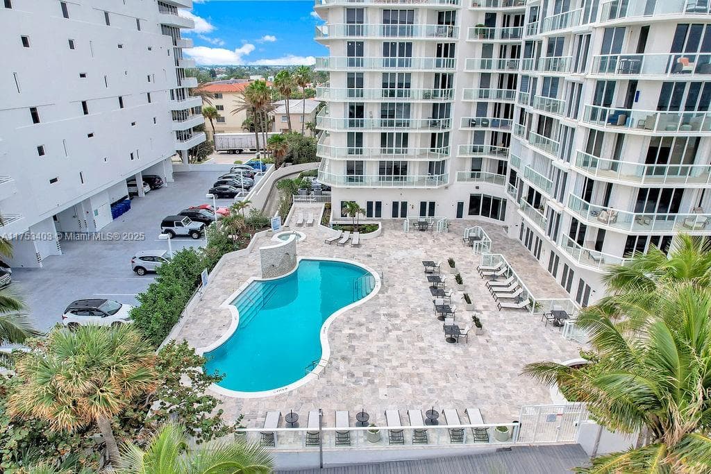 8925 Collins Ave 2E photo 3