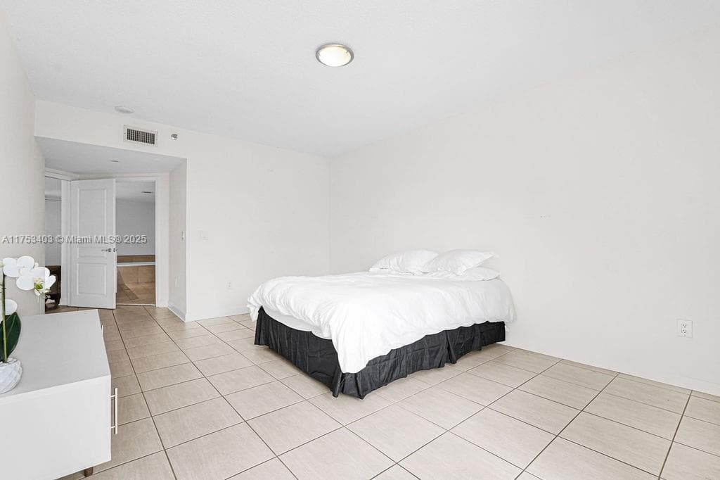 8925 Collins Ave 2E photo 20
