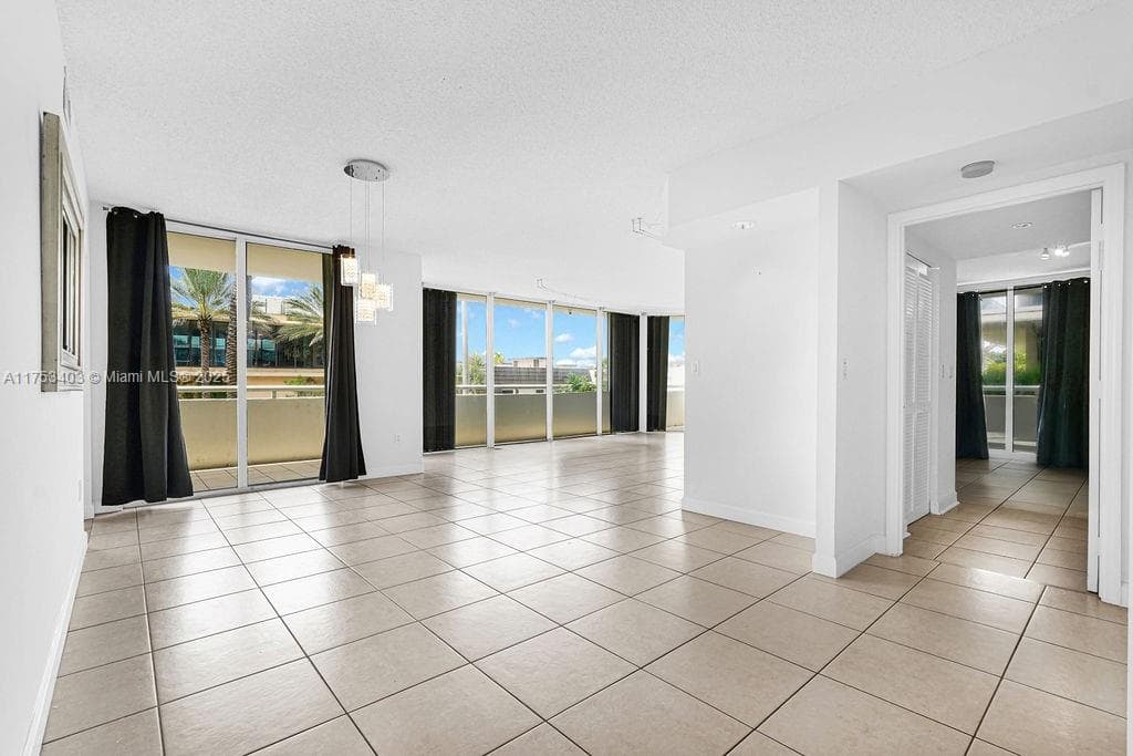8925 Collins Ave 2E photo 10