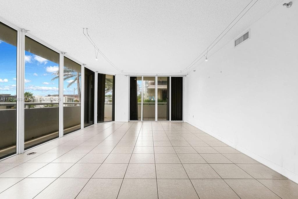 8925 Collins Ave 2E photo 8