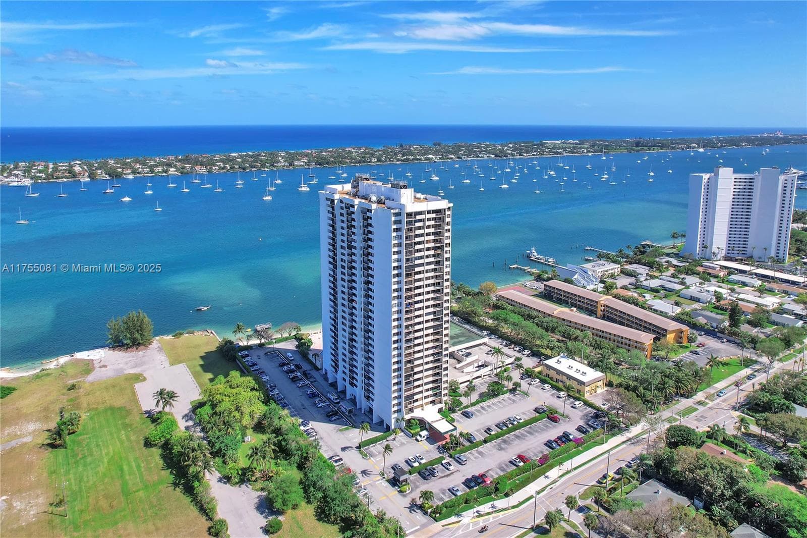 5600 N Flagler Dr 304 photo 3