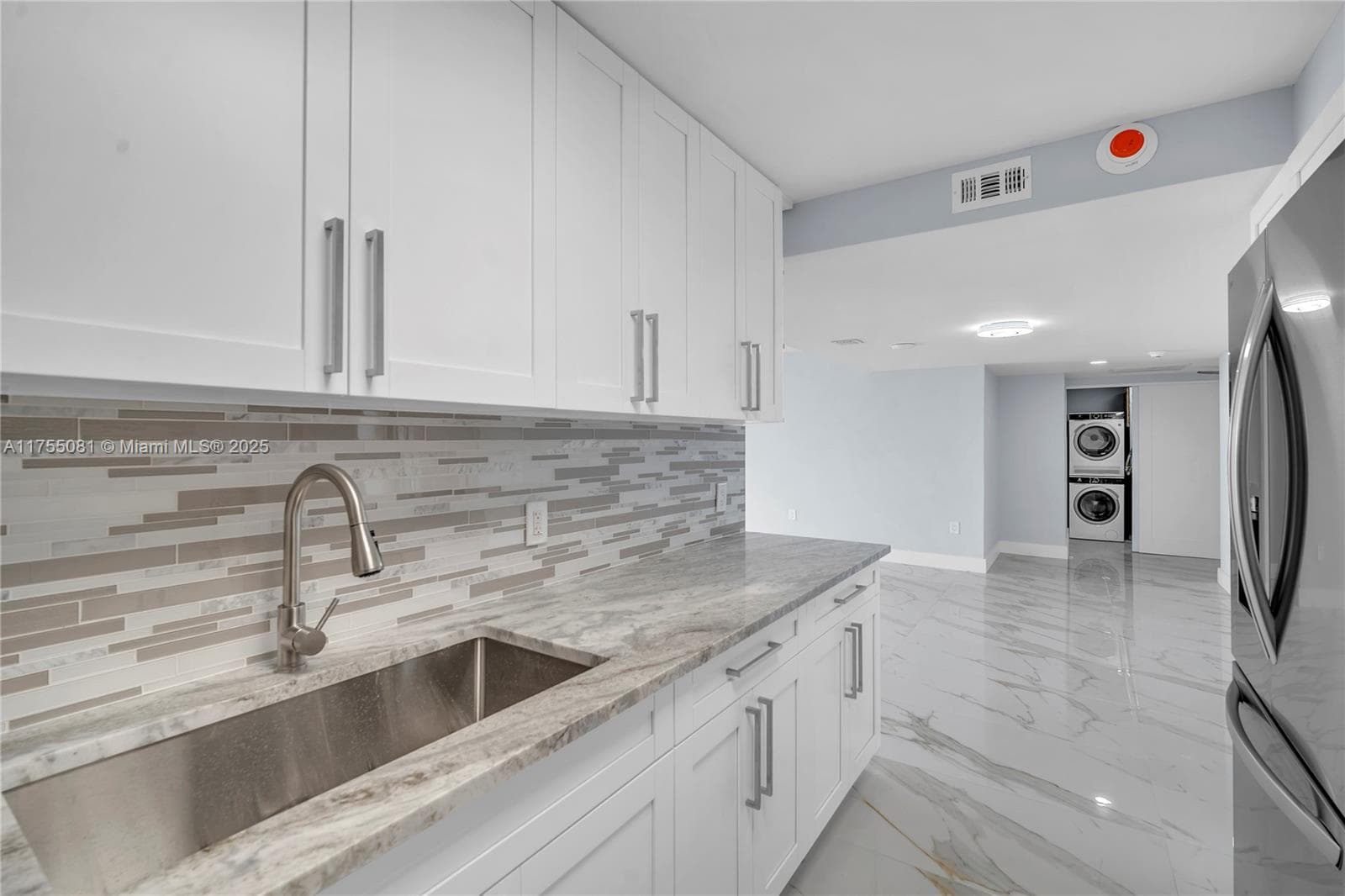 5600 N Flagler Dr 304 photo 14