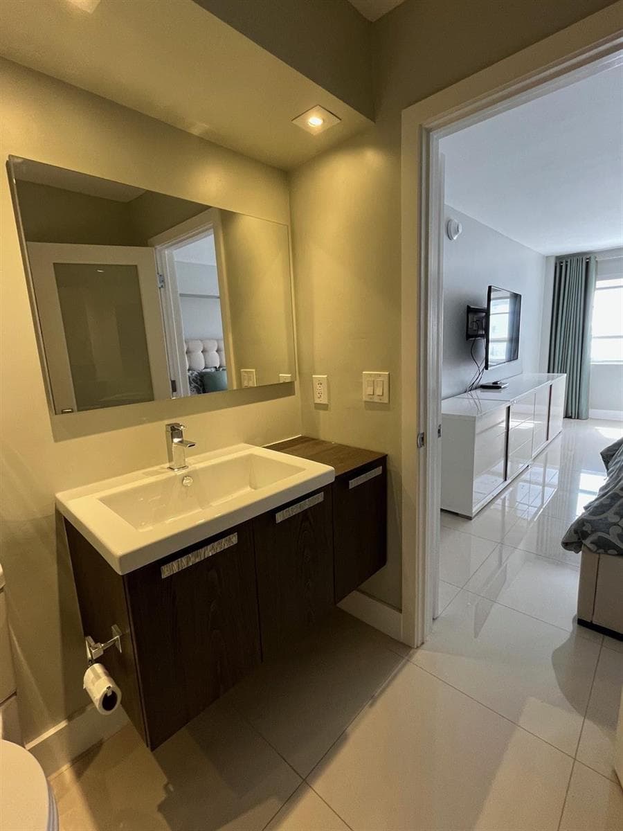 133 N Pompano Beach Boulevard 211 photo 19