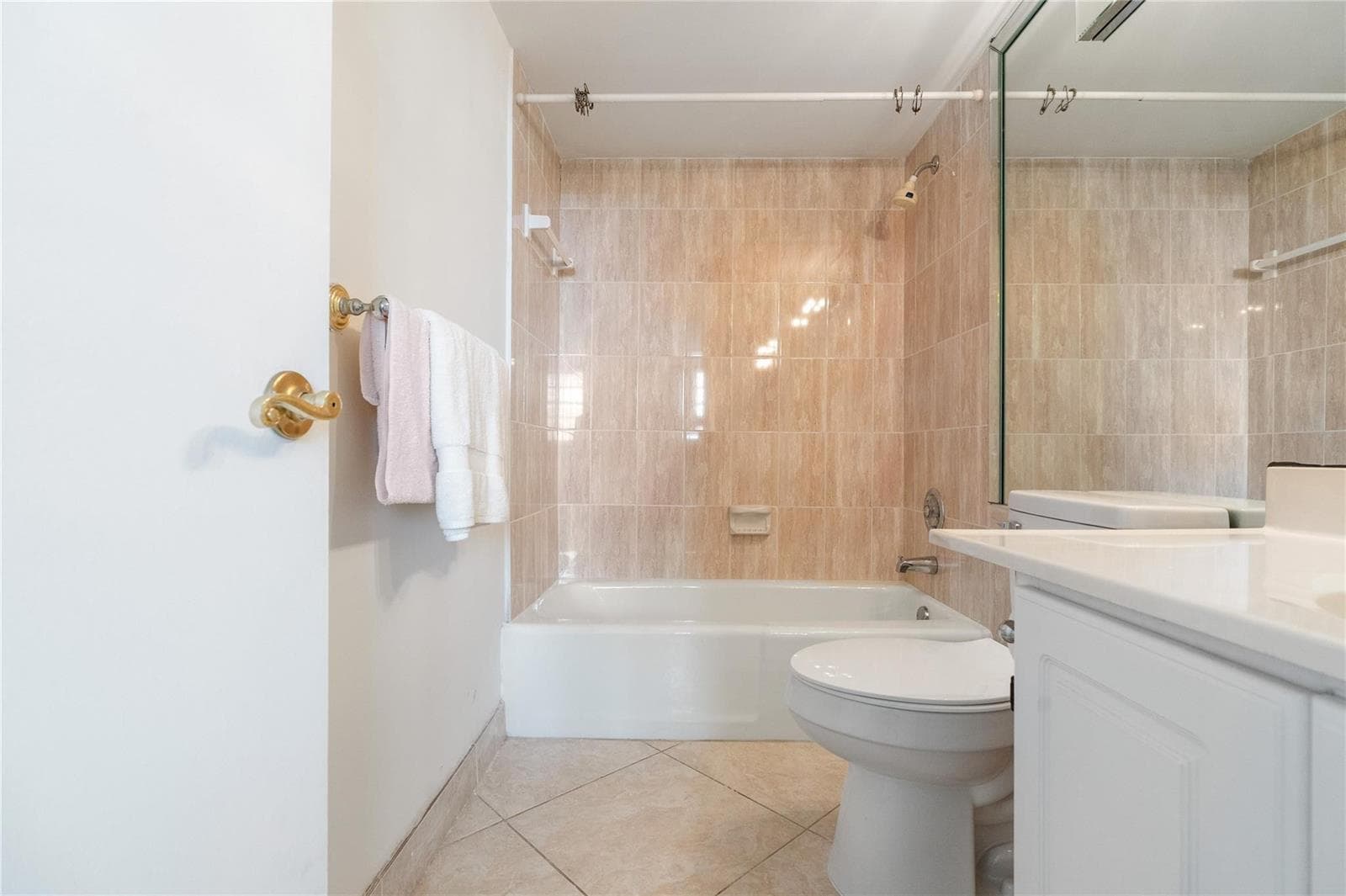 2731 NE 14th Street Causeway 637 photo 9