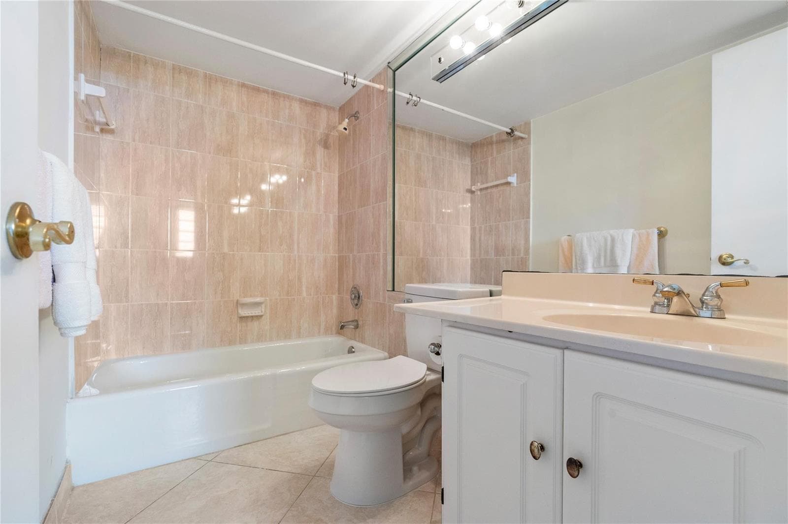 2731 NE 14th Street Causeway 637 photo 11