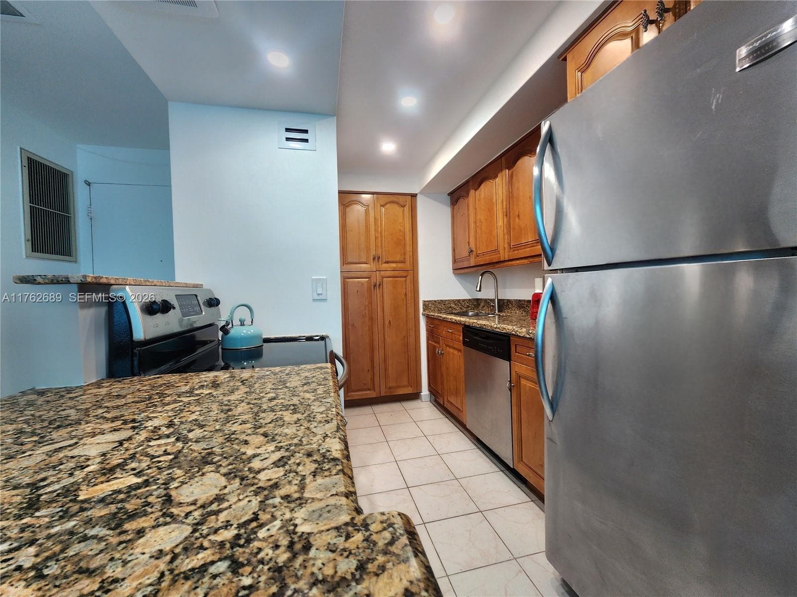 3505 S Ocean Dr 819 photo 7