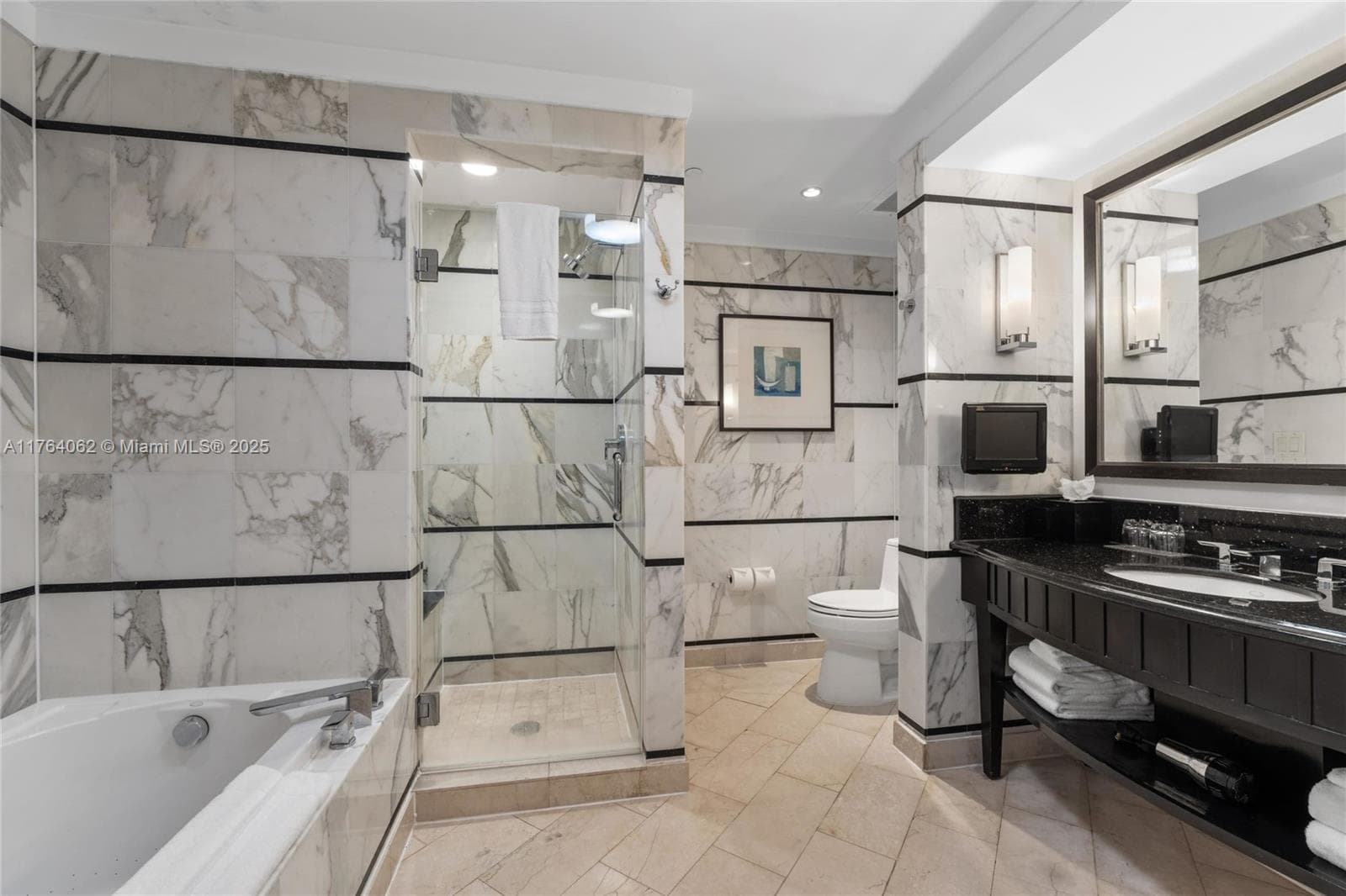 4391 Collins ave 616 photo 7