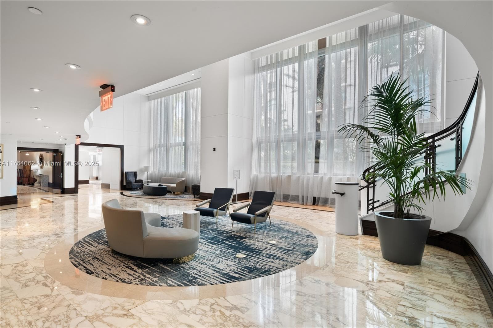 4391 Collins ave 616 photo 8