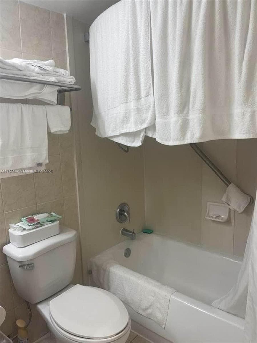 19201 Collins Ave 1022 photo 11