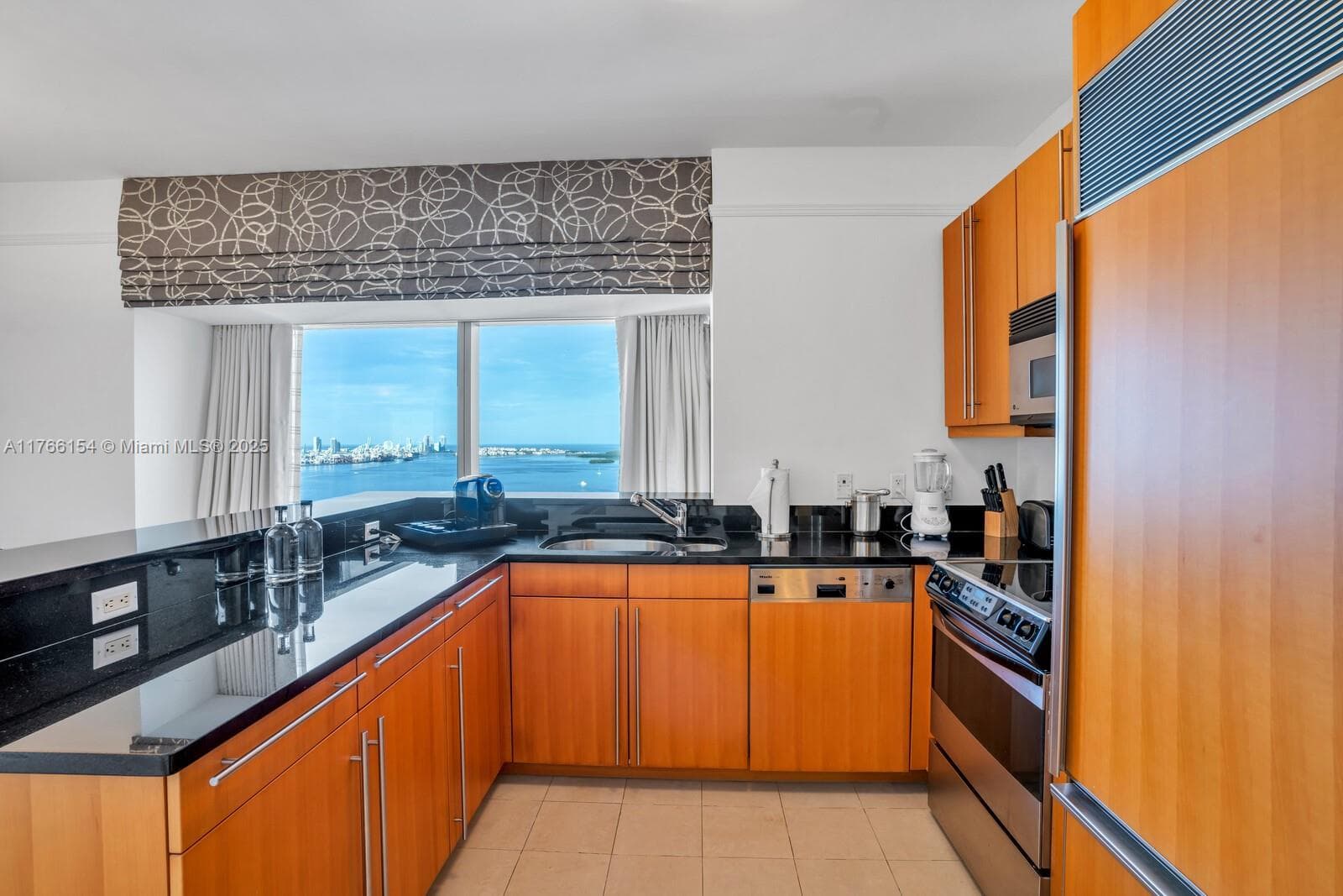 1435 Brickell Ave 3607 photo 5