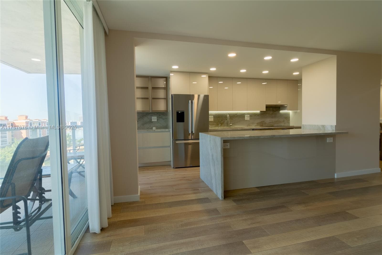 230 174th St 1015 photo 16