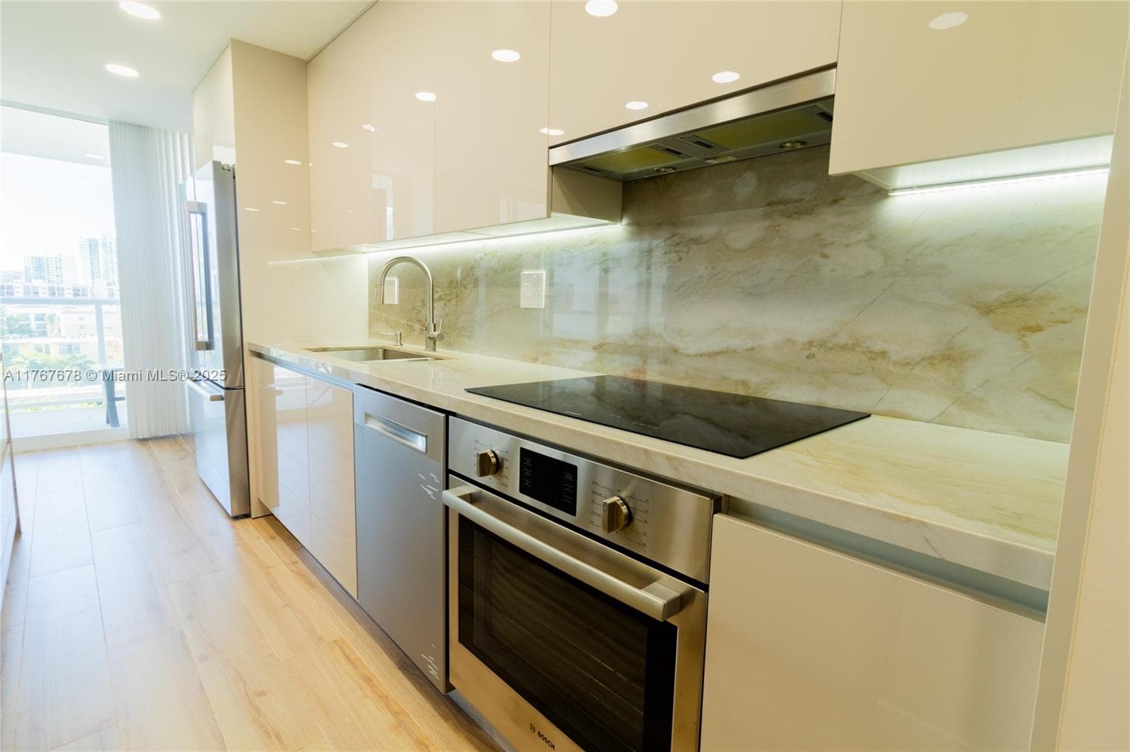 230 174th St 1015 photo 20