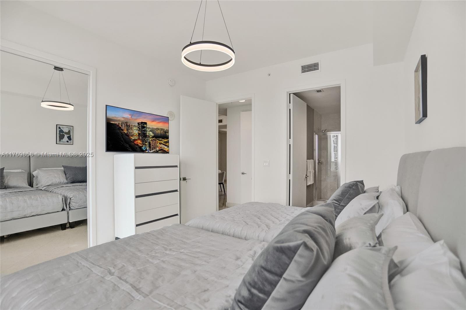 18101 Collins Ave 3504 photo 12
