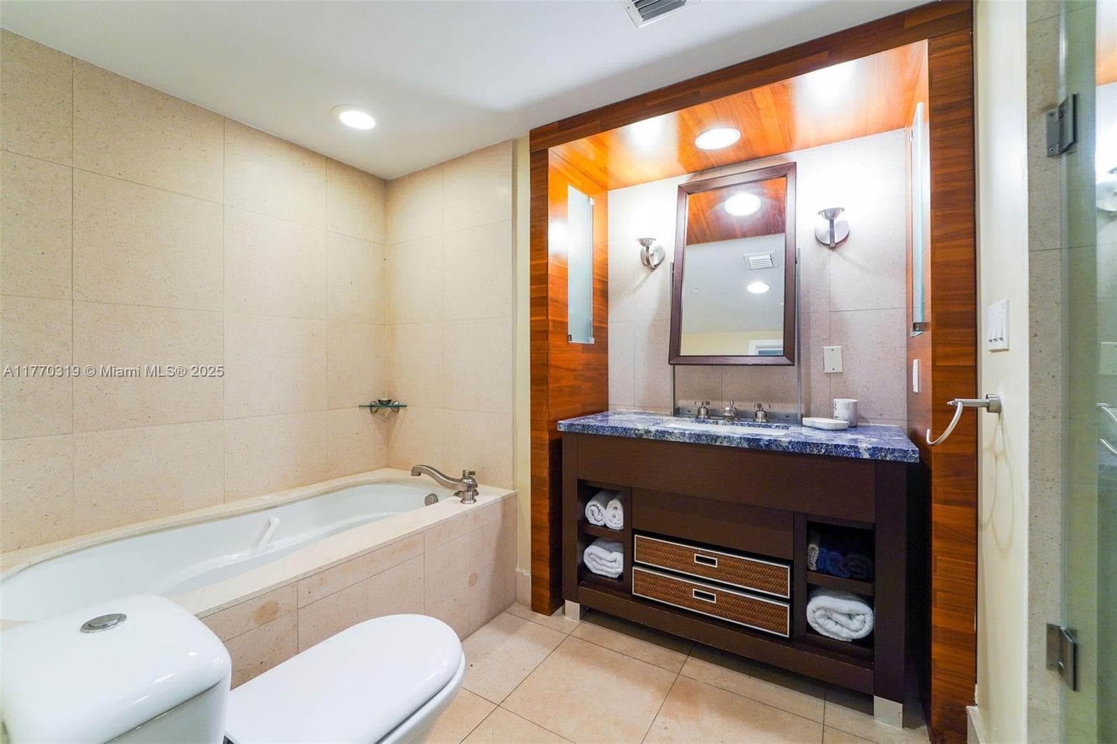 6801 Collins Ave 1214(door1203) photo 6