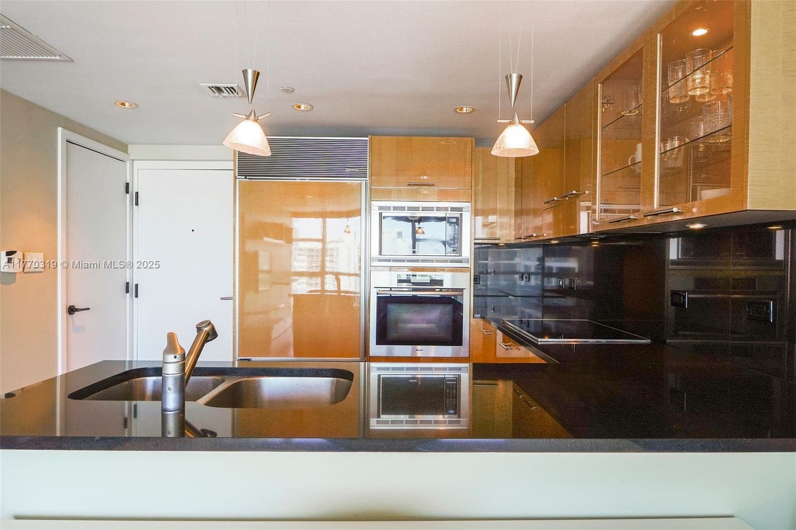 6801 Collins Ave 1214(door1203) photo 10