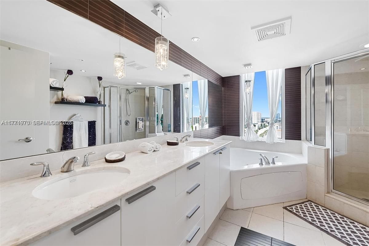 16699 Collins Ave 1607 photo 14